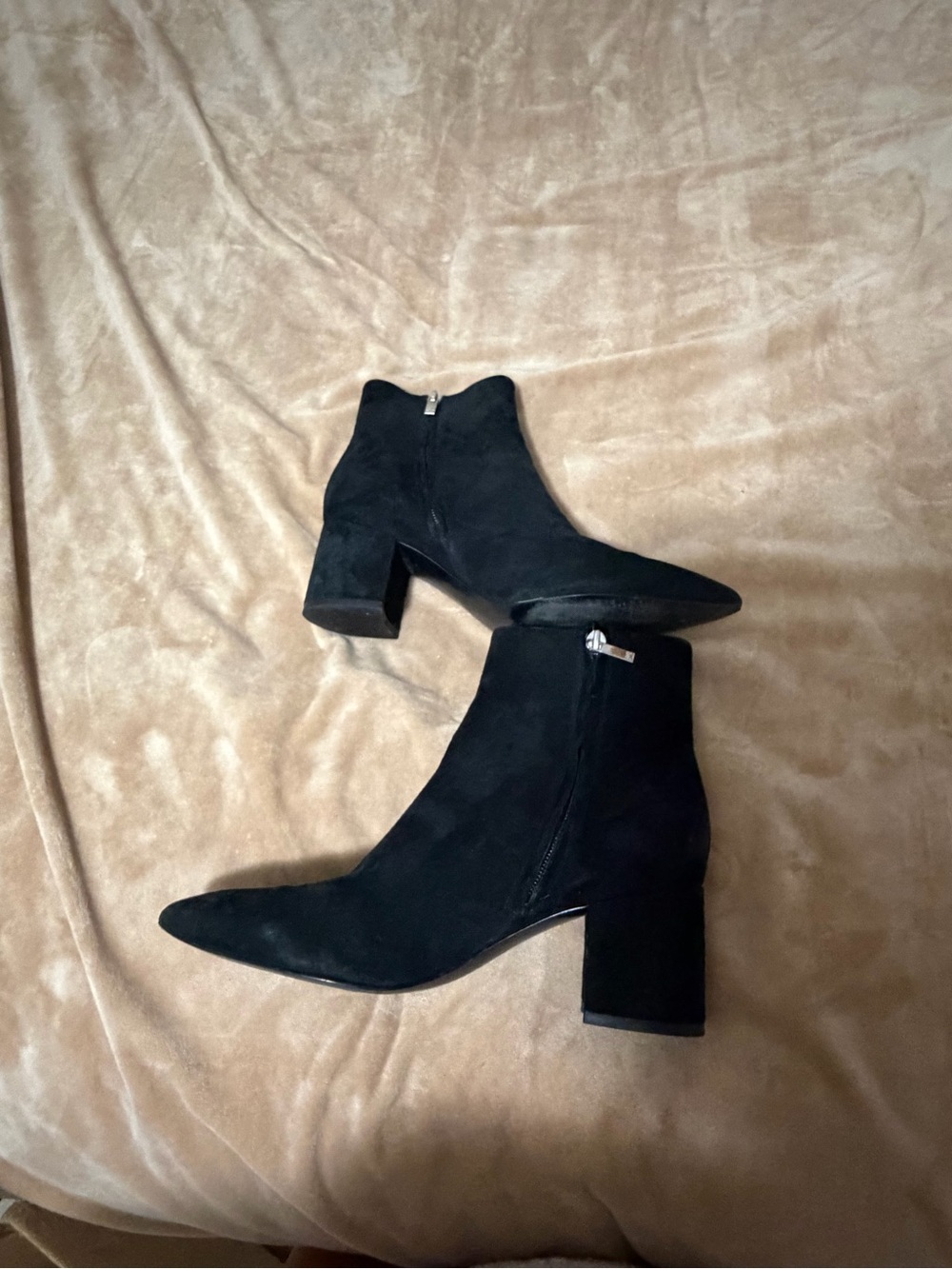 Marc Fisher LTD Alfie Block Heel Black Women’s Pointed-Toe Suede Ankle Boots 7.5 - Picture 4 of 7